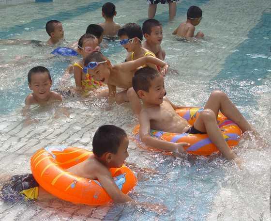 供应儿童戏水池设备幼儿园戏水池设备大型儿童戏水池幼儿嬉水戏少儿池图片