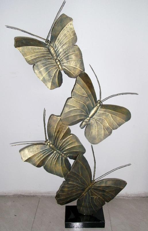 供应广东深圳蝴蝶造型雕塑生产，树脂摆件雕塑玻璃钢雕塑艺术品