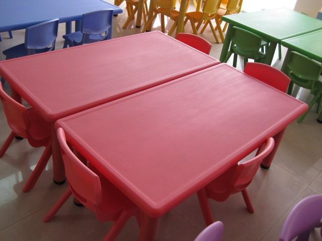 供应新乐士课桌椅，塑料长方桌，幼儿园课桌，升降学习桌，塑钢课桌椅，阅读桌图片