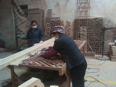 供应广州木雕仿古门窗红木木雕花窗图片