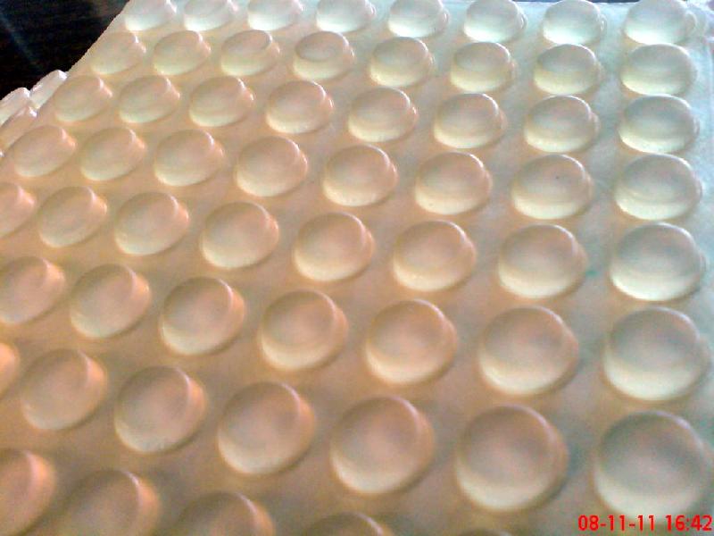供应东莞最大的半球形硅胶垫生产厂家