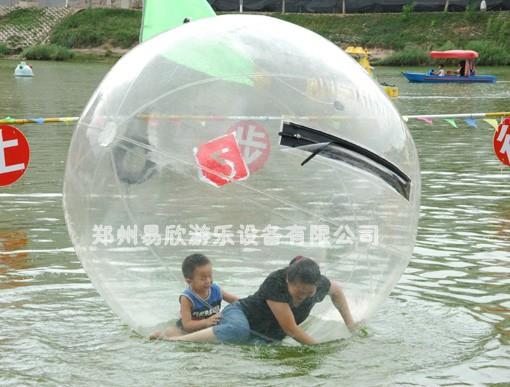 供应儿童水上步行球易欣水上行走球价格水上漫步球厂家图片