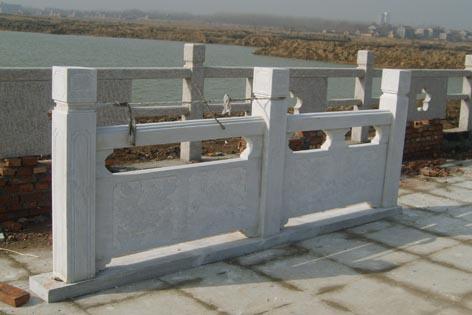 供应厂家制作安装石材栏杆、芝麻白桥栏杆、石材护栏