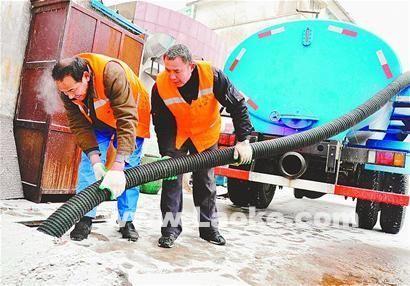 苏州专业自动旋转喷头清洗管道自动车抽污水管抽沉淀池图片