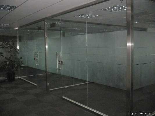 供应玻璃门安装 北京丰台区玻璃门安装价格图片