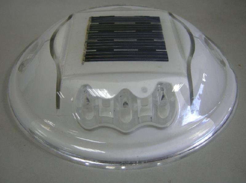 供应太阳能道钉LED道钉