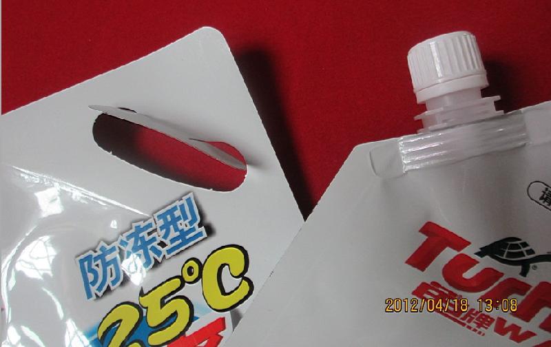 东莞市北京2L汽车玻璃水包装袋厂家供应北京2L汽车玻璃水包装袋，樱桃汽车玻璃水袋