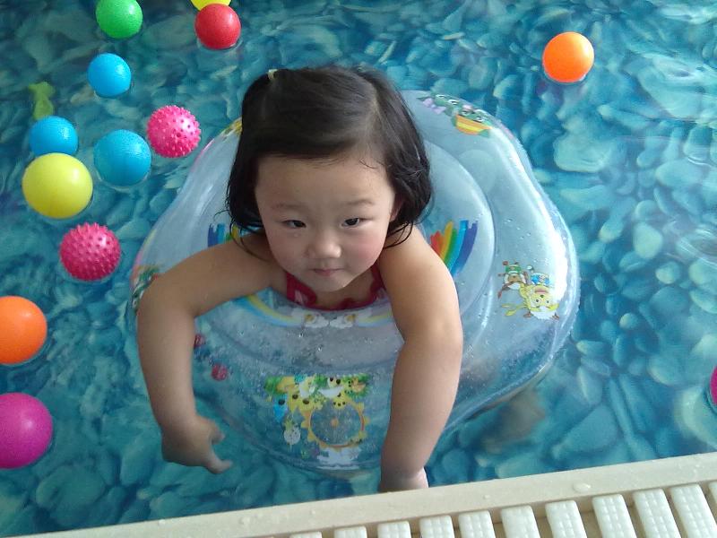 医用婴儿游泳池医用水疗机儿童泳池批发