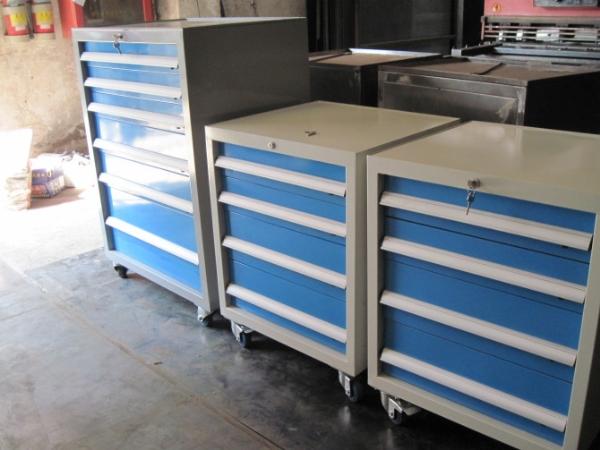 供应抽屉式挂板工具柜，带门工具柜，仓储工具柜制造批发