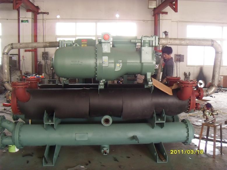 供应螺杆式水源热泵机组+地源热泵机组+螺杆式冷热水机组图片