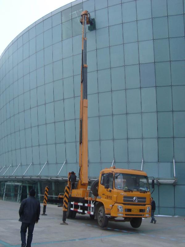 供应直臂式28米升降车高空作业车