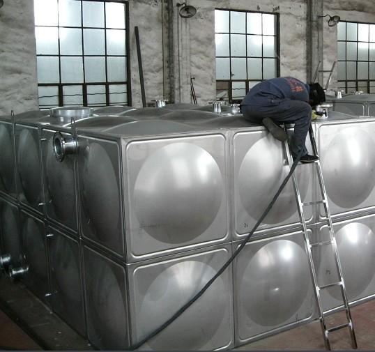 无锡吉盛环保科技有限公司优惠供应宜兴不锈钢水箱，水处理设备储水箱