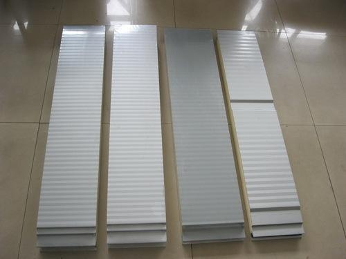 供应辽宁聚氨脂板/聚氨脂夹芯板/聚氨脂彩钢板/聚氨脂墙面板屋面板