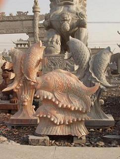 供应海豚石雕鱼手工雕刻鲤鱼戏水图片