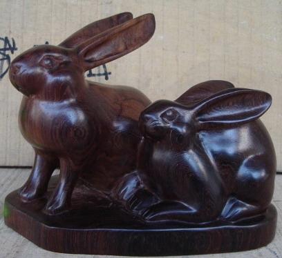 广州市木雕兔子厂家红木雕兔子工艺品