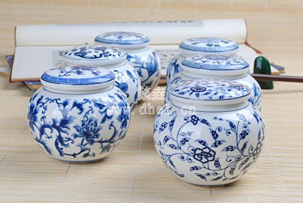 供应德化陶瓷茶叶罐 密封罐 青花瓷茶叶罐