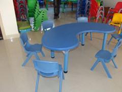 供应幼儿园塑料椅子、重庆儿童桌椅批发价格