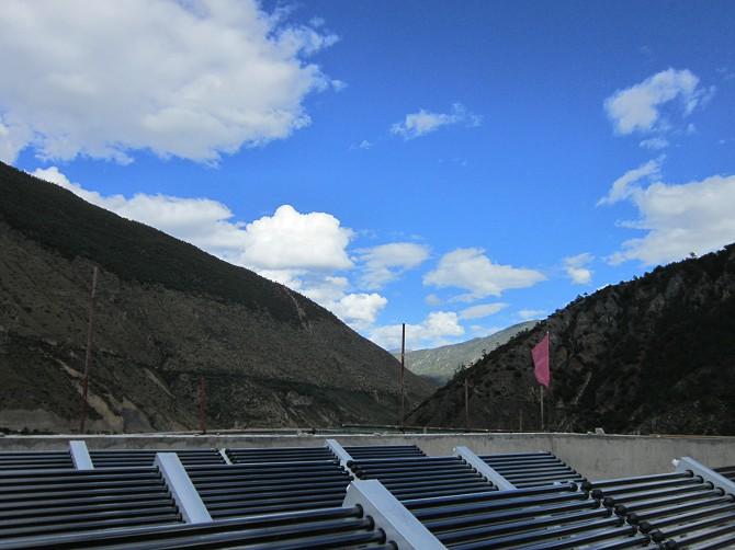 四川清华阳太阳能团购活动进行中一天签定3个太阳能工程项目