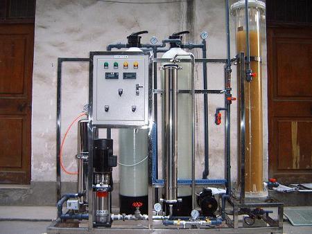 供应湖南长沙工业纯水设备，常德衡阳邵阳工业蒸馏水器，去离子水机