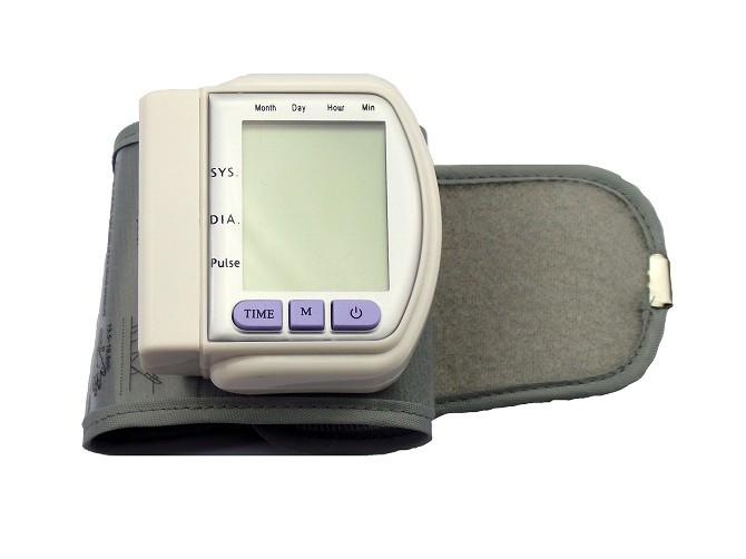 供应腕式血压计语音血压计血压计批发图片