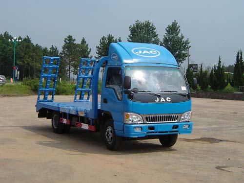 江淮平板运输车运送重起重机及其他重载货物