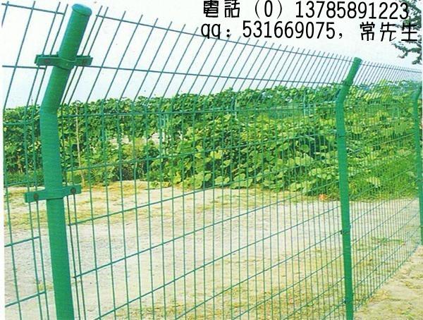 铁丝网围供应铁丝网围栏。围墙栅栏、包塑铁网，安防护栏网