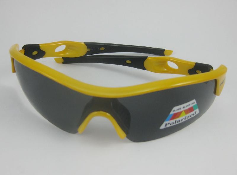 厂家提供多功能骑行眼镜自行车镜供应厂家提供多功能骑行眼镜 自行车镜 可换片户外运动眼镜　偏光眼镜