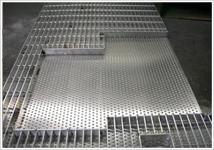 供应太行大型特殊钢格板、插接钢格板、异形钢格板、工业平台钢格板。