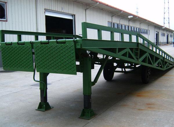 供应物流专用货物装卸平台过桥、登车桥、移动式登车桥，载重6-12吨图片
