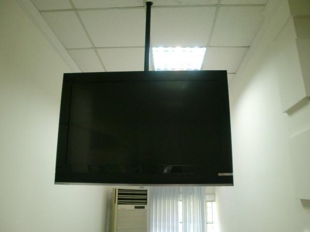 供应上海海尔电视挂架价格，液晶电视壁挂架，提供各种万能电视移动架