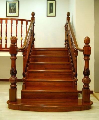 供应别墅楼梯定做，复式楼梯定做，实木楼梯加工，上海青浦楼梯