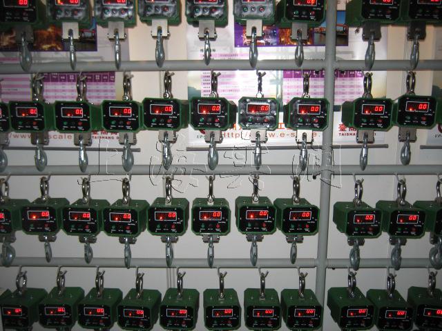 供应1吨电子磅称上海无线电子吊钩秤图片