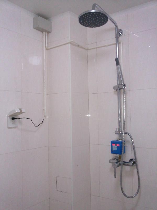 供应重庆工厂宿舍淋浴刷卡限量用水机图片