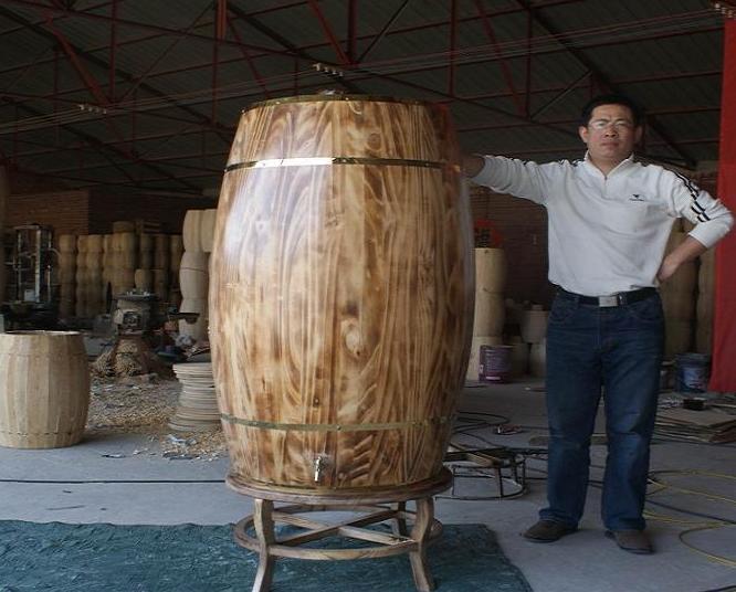 石家庄五岳木酒桶专业定制250L，350L仿古木酒桶，装饰木酒桶
