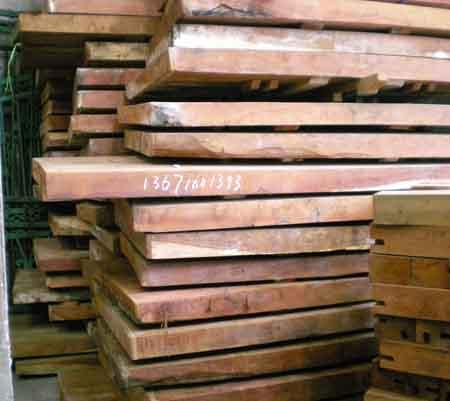供应广州木材进口菠萝格板材进口清关商检一条龙图片
