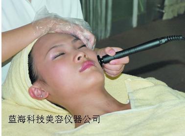 RF射频电波拉皮美容仪供应山东济南RF射频电波拉皮美容仪，美容院最新美容抗衰老美容仪器