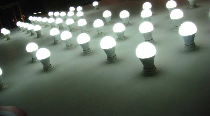 大功率LED十字星光灯LED路供应大功率LED十字星光灯 LED路灯 LED球泡灯,投射灯大功