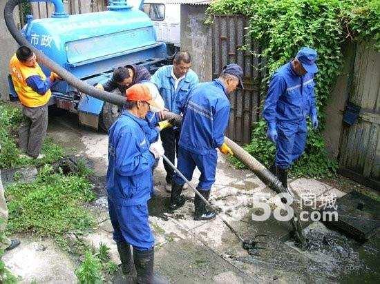 安庆市疏通管道高压车清洗疏通管道清理化粪池吸粪车吸粪公司图片