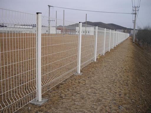 供应镀锌围栏网——铁艺围栏网——大连铁艺围栏厂家图片