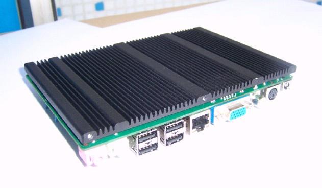 供应迷你4寸无风扇工控主板DC电源可做平板电脑主板超薄千兆网口异
