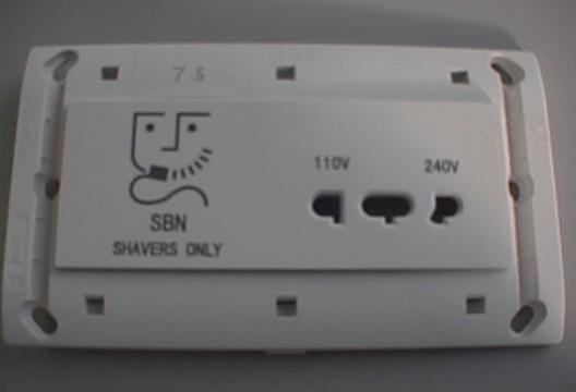 供应转换插座 电源插头上激光打标刻字刻中英文字符加工图片