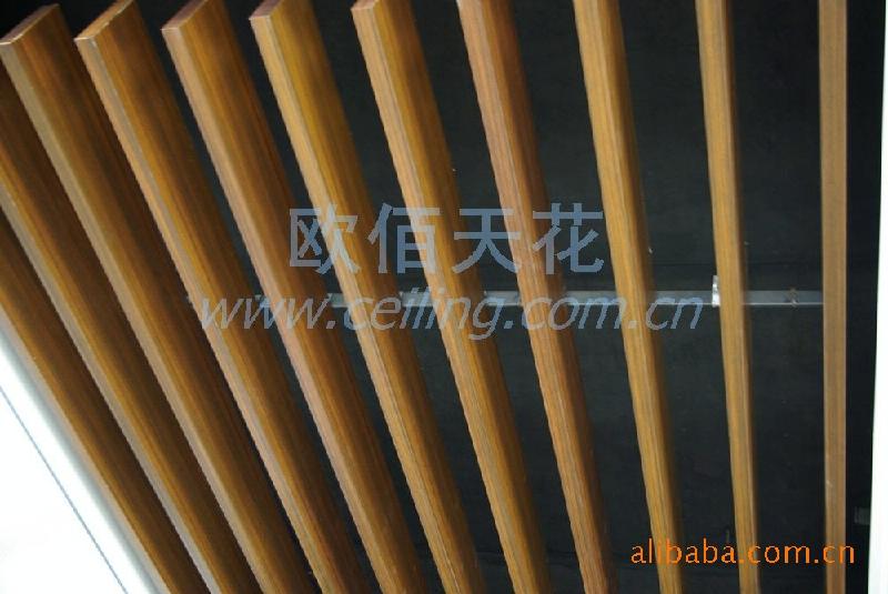装饰铝型材木纹铝方通/欧佰木纹铝方通/广东铝方通生产