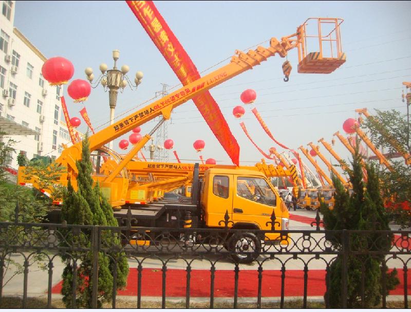 山东济宁鲁星销售总公司生产供应鲁星牌小型吊车多少钱一辆