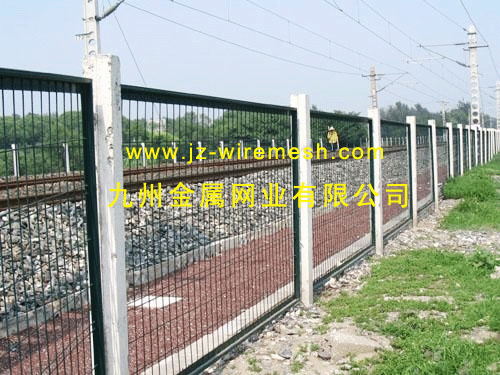 供应鞍山护栏网辽阳公路隔离网围栏栅栏