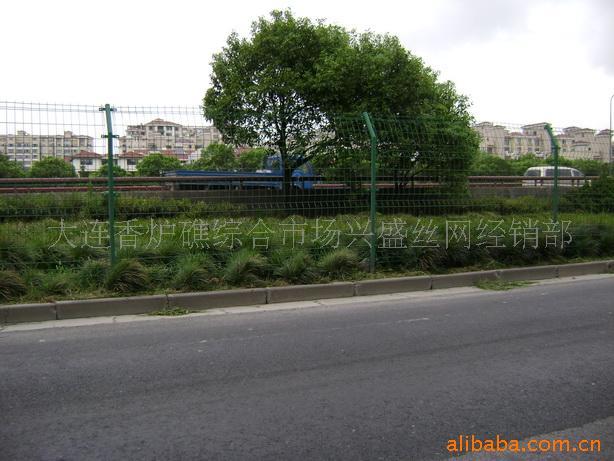 厂家低价供应锦州公路护栏网阜新厂区围栏网