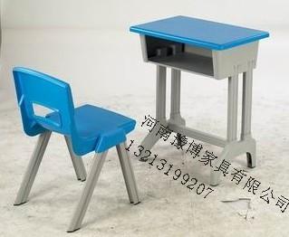 塑钢课桌幼儿课桌教室学生课桌椅子批发