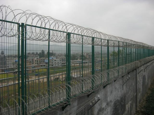 重庆高业监狱护栏网刺绳供应重庆高业监狱护栏网刺绳