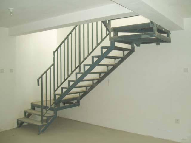供应北京钢结构楼梯焊接制作 安装制作钢结构楼梯88681087钢