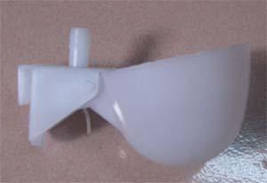 供应信鸽自动饮水器  碗式饮水器 鹌鹑饮水器 鸽用水杯图片