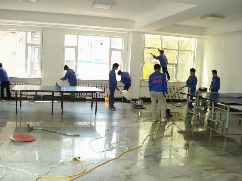 重庆汽博中心开荒清洁公司 专业写字楼开荒/保洁、清洗地毯